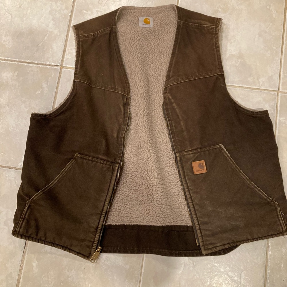 Men’s brown Carhartt vest